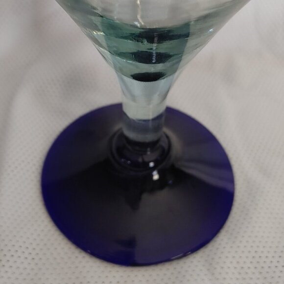 Hand Blown Wine Glass - Cobalt Blue Rim & Base - Picture 5 of 8